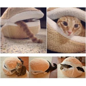 cats-love-hamburger-bed